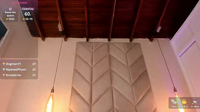 Snapshot of Mollymoon1 chatting on February 2025 09:14:02 PM Mollymoon1 online show from February 2025 09:14:02 PM