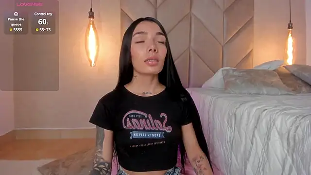 Snapshot of Mollymoon1 chatting on March 2025 05:41:02 PM Mollymoon1 online show from March 2025 05:41:02 PM