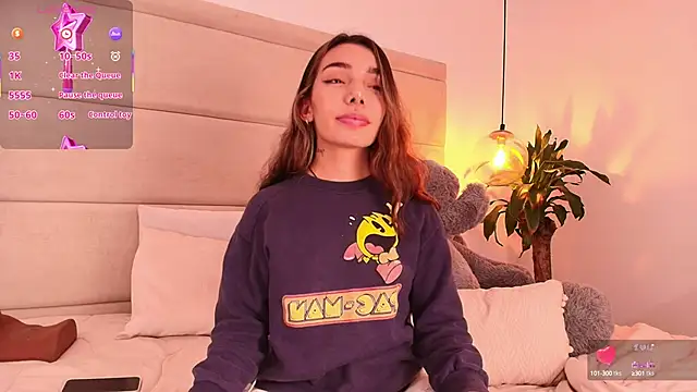 Snapshot of Mollymoon1 chatting on September 2025 07:08:01 PM Mollymoon1 online show from September 2025 07:08:01 PM