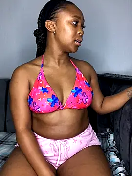 Snapshot of Pearl_00 chatting on October 2025 10:19:01 PM Pearl 00 online show from October 2025 10:19:01 PM