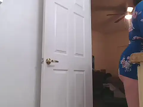 Snapshot of AlyssiaAmoreXO chatting on January 2025 09:35:02 PM AlyssiaAmoreXO online show from January 2025 09:35:02 PM