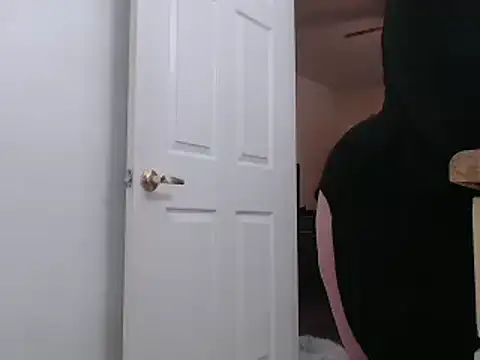 Snapshot of AlyssiaAmoreXO chatting on February 2025 06:12:01 PM AlyssiaAmoreXO online show from February 2025 06:12:01 PM