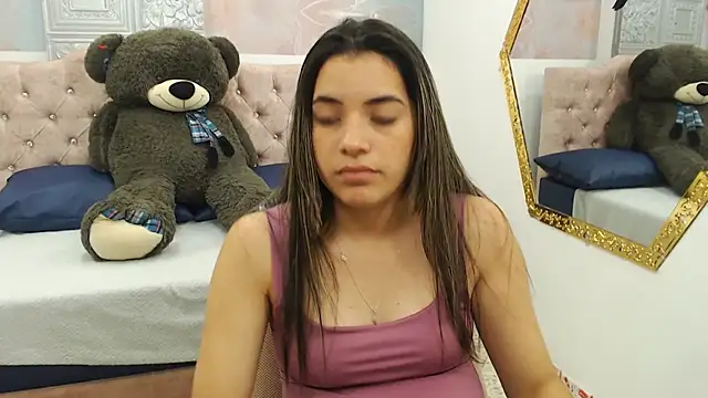 Leah Means  online show from December 2024 05:47:02 PM