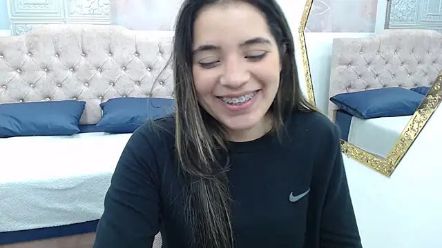 Leah Means  online show from January 2025 05:31:01 PM