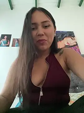 YuliiCamm online show from December 2024 09:41:01 PM