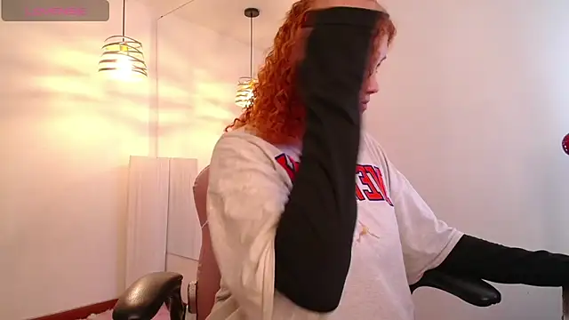 Missbrave1 online show from December 2024 05:29:02 PM