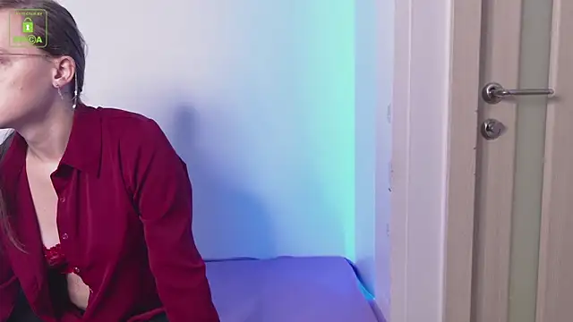 Snapshot of YukoFanee chatting on September 2025 03:49:01 PM YukoFanee online show from September 2025 03:49:01 PM