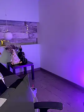 Snapshot of Alisha-Bond chatting on December 2024 03:04:01 AM Alisha-Bond online show from December 2024 03:04:01 AM