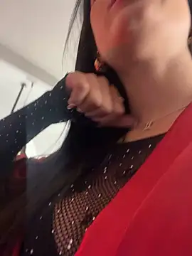 Snapshot of Alisha-Bond chatting on December 2024 11:57:01 PM Alisha-Bond online show from December 2024 11:57:01 PM