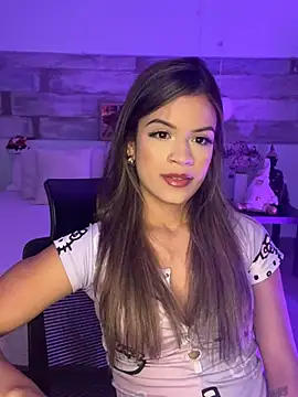 Snapshot of Alisha-Bond chatting on December 2024 11:26:02 PM Alisha-Bond online show from December 2024 11:26:02 PM