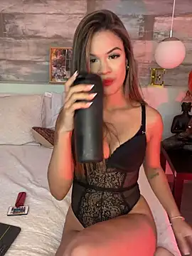 Snapshot of Alisha-Bond chatting on January 2025 02:20:02 AM Alisha-Bond online show from January 2025 02:20:02 AM