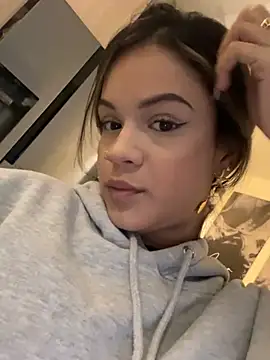 Snapshot of Alisha-Bond chatting on February 2025 11:03:02 PM Alisha-Bond online show from February 2025 11:03:02 PM