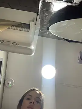 Snapshot of Alisha-Bond chatting on February 2025 02:07:01 AM Alisha-Bond online show from February 2025 02:07:01 AM