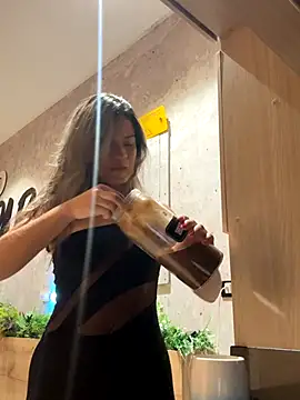 Snapshot of Alisha-Bond chatting on October 2025 06:05:02 PM Alisha-Bond online show from October 2025 06:05:02 PM