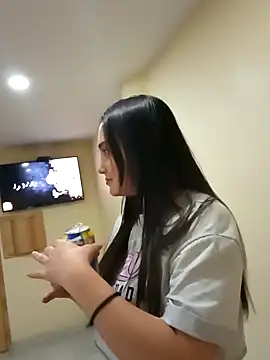 juliana cute online show from January 2025 02:48:01 AM