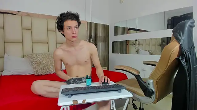 LIZandDante online show from March 2025 10:10:01 PM