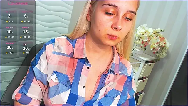 DolphinDreams online show from December 2024 01:02:01 PM