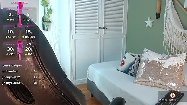 ashly collin9 online show from March 2025 02:23:02 PM