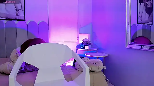 Lucy Williiams online show from February 2025 06:46:01 AM