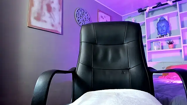 Lucy Williiams online show from March 2025 12:21:01 AM