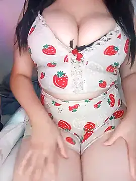 Snapshot of Rawan-The-Queen chatting on November 2025 02:02:02 AM Rawan-The-Queen online show from November 2025 02:02:02 AM