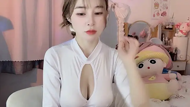 Snapshot of Carly_1 chatting on December 2024 04:26:01 PM Carly 1 online show from December 2024 04:26:01 PM