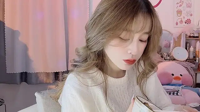 Snapshot of Carly_1 chatting on December 2024 08:44:02 AM Carly 1 online show from December 2024 08:44:02 AM