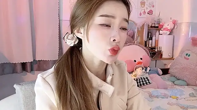 Snapshot of Carly_1 chatting on December 2024 09:42:01 AM Carly 1 online show from December 2024 09:42:01 AM