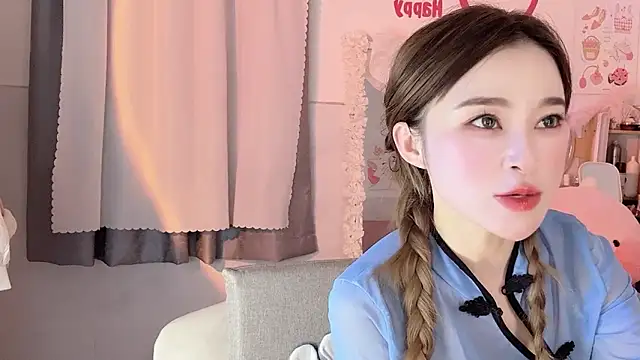 Snapshot of Carly_1 chatting on December 2024 01:49:02 PM Carly 1 online show from December 2024 01:49:02 PM