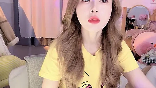 Snapshot of Carly_1 chatting on January 2025 03:58:01 AM Carly 1 online show from January 2025 03:58:01 AM