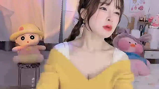 Snapshot of Carly_1 chatting on February 2025 12:08:01 PM Carly 1 online show from February 2025 12:08:01 PM