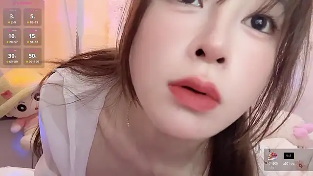 Snapshot of Carly_1 chatting on March 2025 07:43:02 AM Carly 1 online show from March 2025 07:43:02 AM