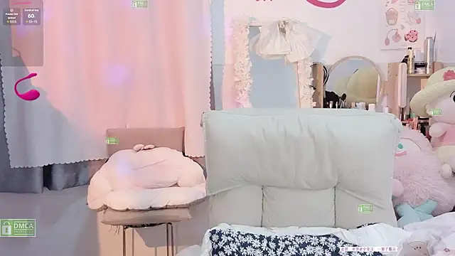 Snapshot of Carly_1 chatting on October 2025 05:35:01 PM Carly 1 online show from October 2025 05:35:01 PM