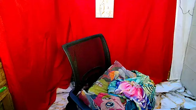 Snapshot of UrAmazingCassy chatting on October 2025 05:33:02 PM UrAmazingCassy online show from October 2025 05:33:02 PM