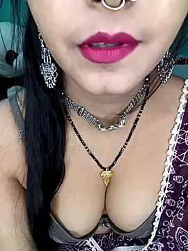 Diamond queeen online show from February 2025 11:36:02 PM