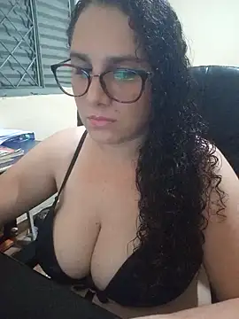 Snapshot of litha_luna chatting on December 2024 08:30:01 AM litha luna online show from December 2024 08:30:01 AM