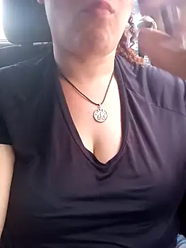 Snapshot of litha_luna chatting on February 2025 09:20:02 PM litha luna online show from February 2025 09:20:02 PM