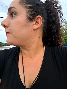 Snapshot of litha_luna chatting on November 2025 09:26:02 PM litha luna online show from November 2025 09:26:02 PM