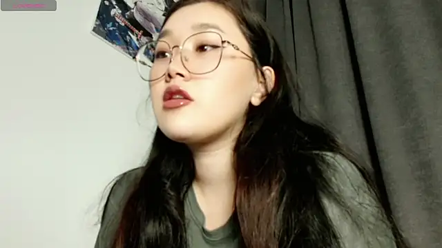 Snapshot of Jennatyan chatting on March 2025 03:28:01 PM Jennatyan online show from March 2025 03:28:01 PM