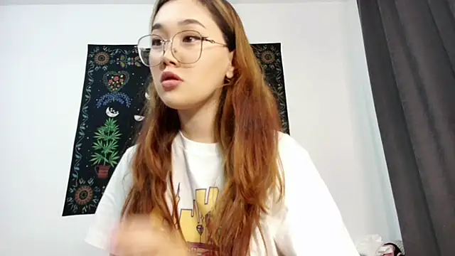 Snapshot of Jennatyan chatting on September 2025 01:02:02 PM Jennatyan online show from September 2025 01:02:02 PM