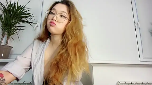 Snapshot of Jennatyan chatting on November 2025 10:15:02 AM Jennatyan online show from November 2025 10:15:02 AM