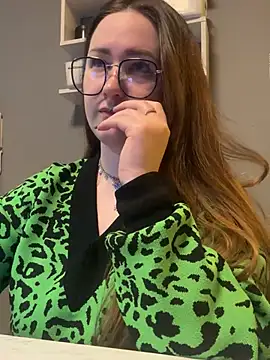 Emma B1uem online show from December 2024 02:26:02 PM