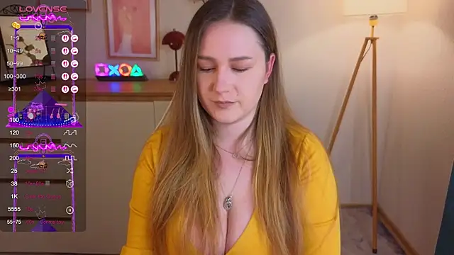 Emma B1uem online show from September 2025 08:34:02 PM