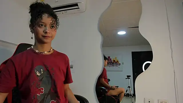 Snapshot of Milanxht chatting on January 2025 09:02:01 PM Milanxht online show from January 2025 09:02:01 PM