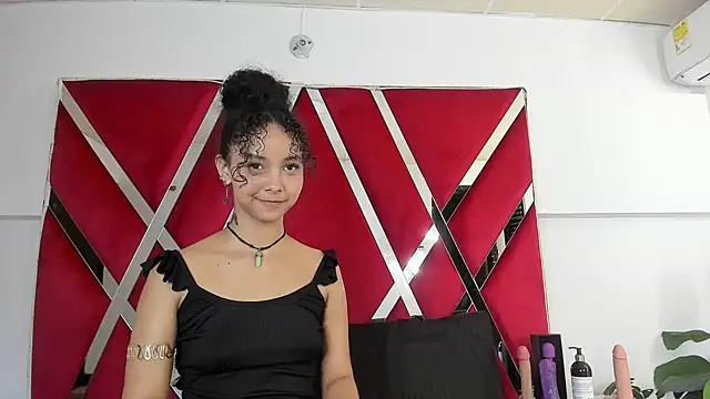 Snapshot of Milanxht chatting on February 2025 01:44:02 AM Milanxht online show from February 2025 01:44:02 AM