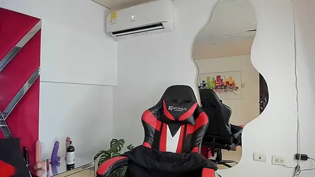 Snapshot of Milanxht chatting on March 2025 01:35:02 AM Milanxht online show from March 2025 01:35:02 AM