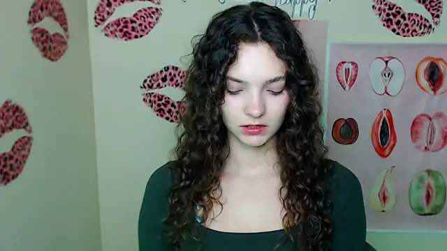 Snapshot of _SusieSu_ chatting on October 2025 07:32:01 AM SusieSu online show from October 2025 07:32:01 AM