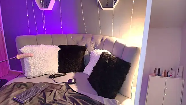 Snapshot of Tiffany_sander chatting on January 2025 10:43:01 PM Tiffany sander online show from January 2025 10:43:01 PM