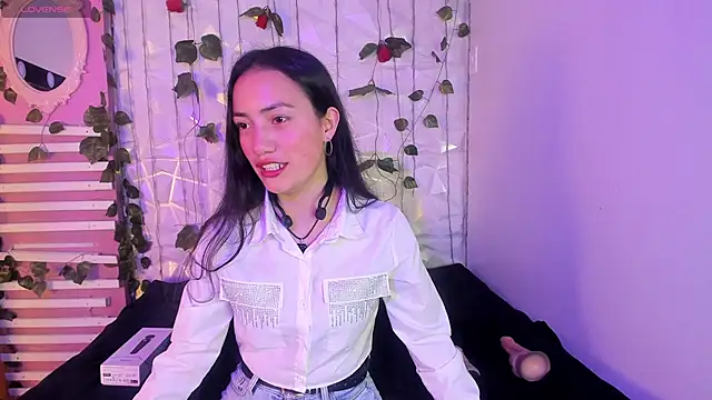 Snapshot of Scarlett__Fox__ chatting on February 2025 07:23:02 PM Scarlett Fox online show from February 2025 07:23:02 PM