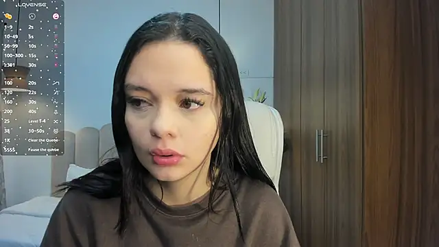 Bella-hadiid online show from December 2024 11:32:02 AM